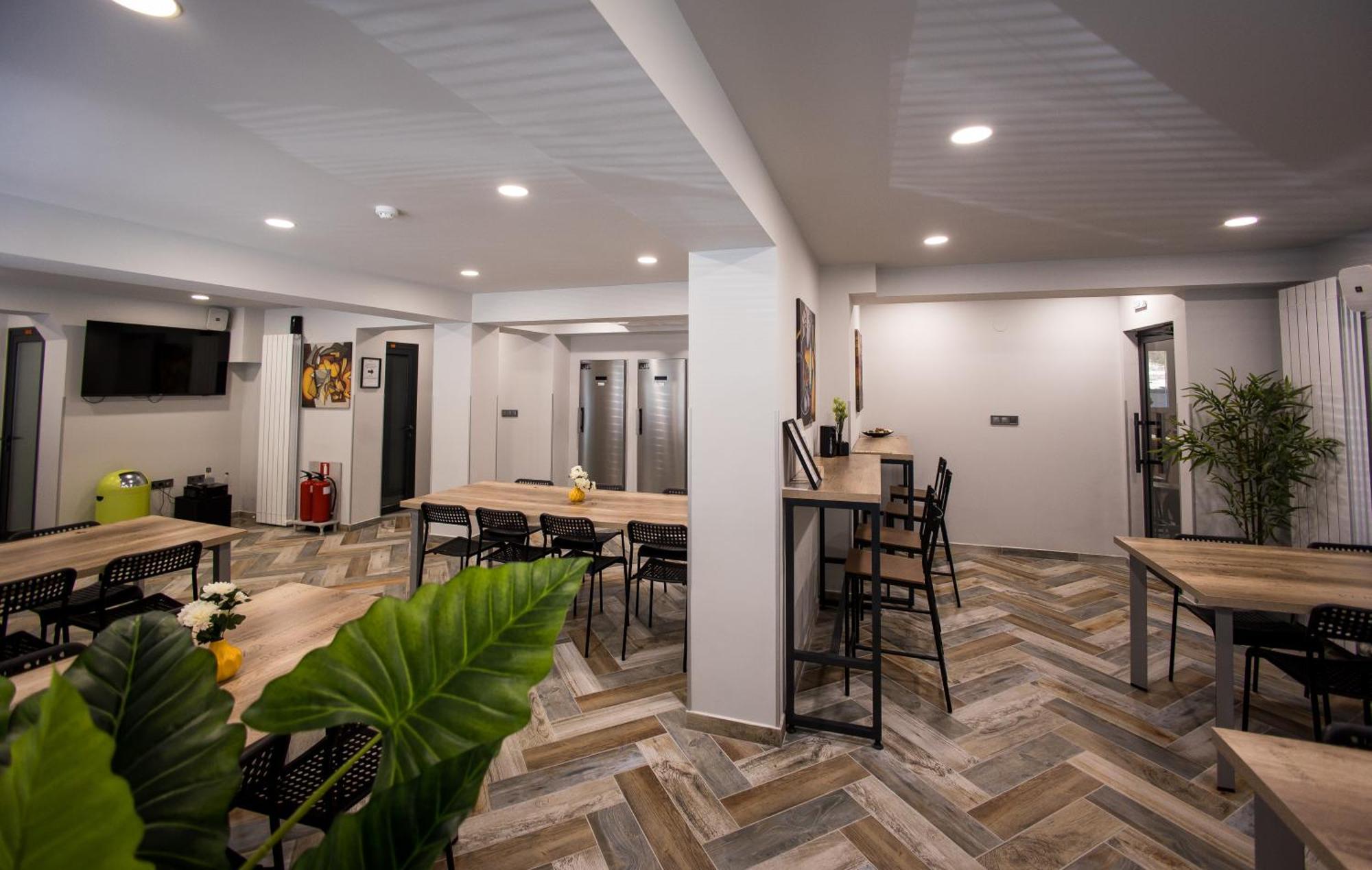 Dorm Bg Pet-Friendly Aparthotel Stara Zagora Buitenkant foto