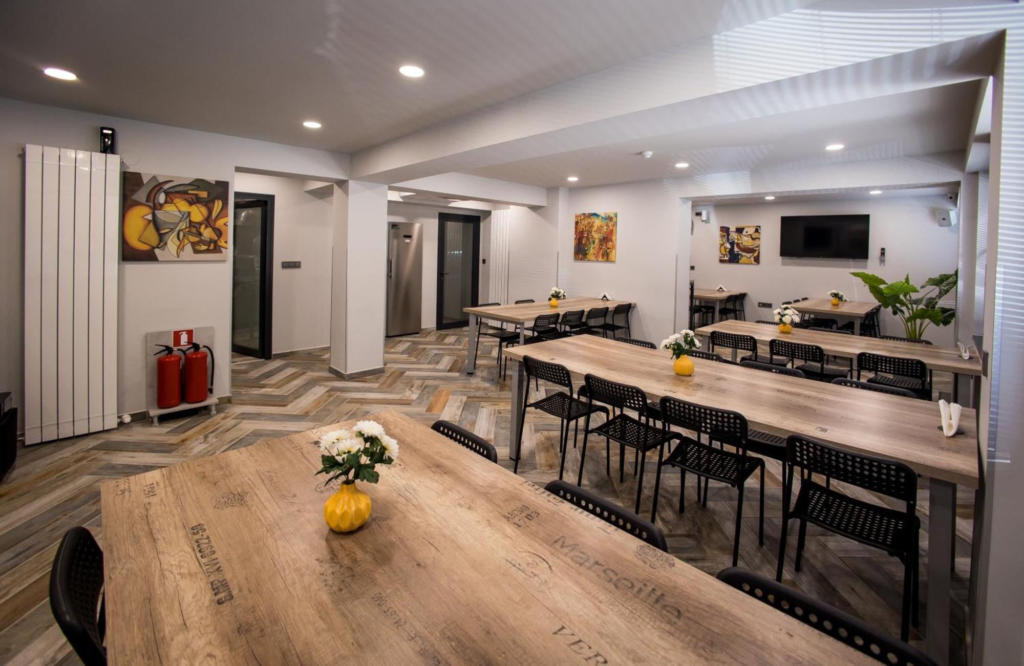 Dorm Bg Pet-Friendly Aparthotel Stara Zagora Buitenkant foto